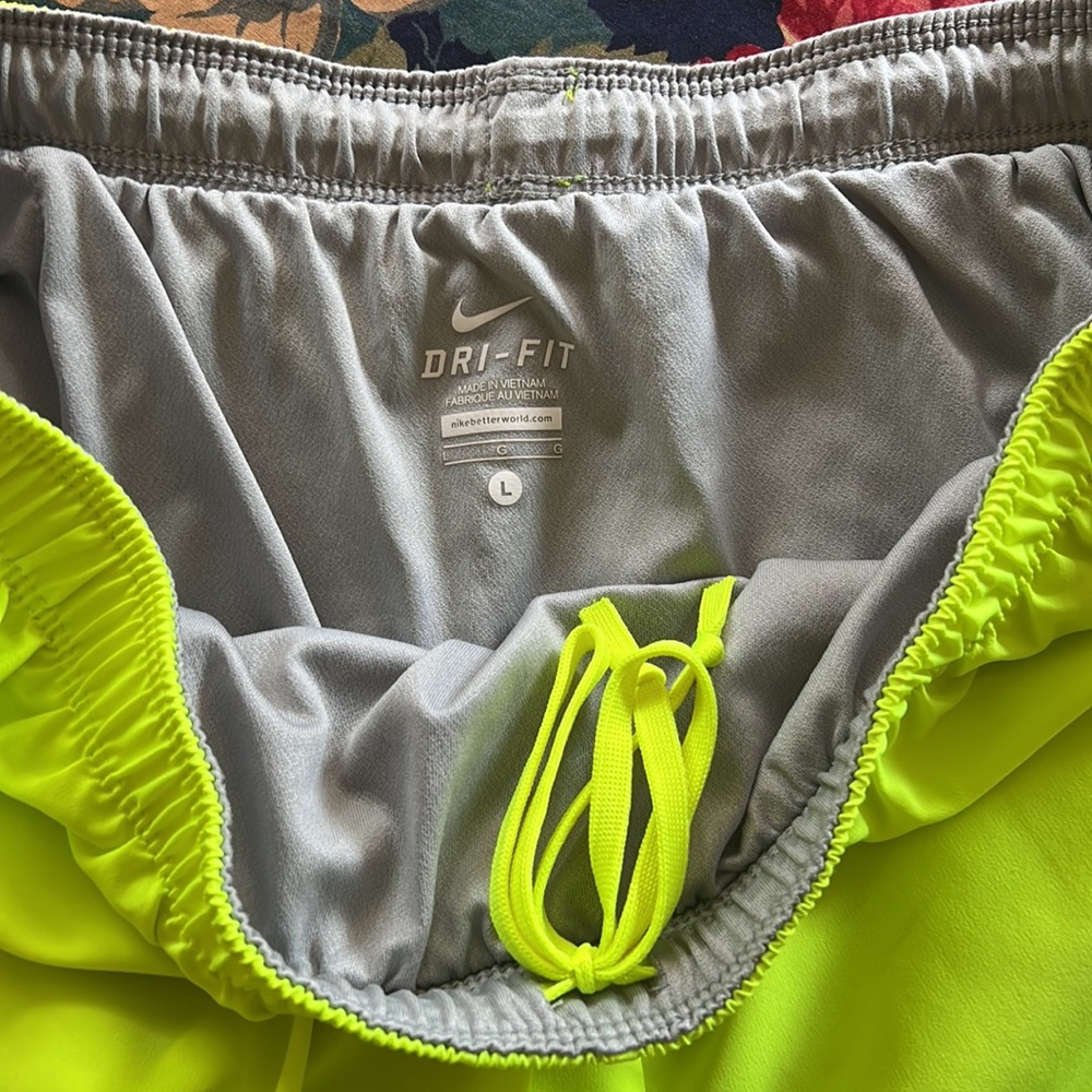 Nike shorts - Picture 4 of 4